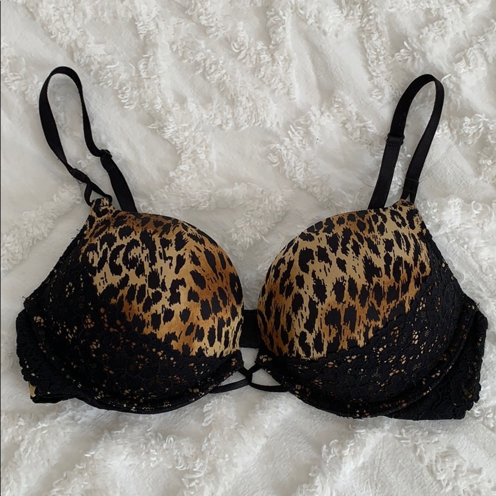 VICTORIA’S SECRET MIRACULOUS PLUNGE BOMBSHELL BRA